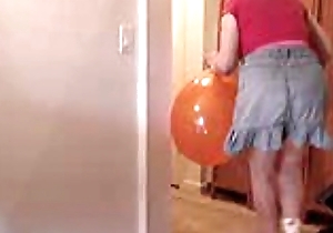 ZiPorn Movies Zoe -BUST BALLOON In the air Arse