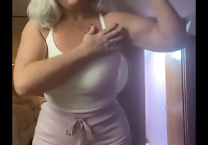 Curvy milf rosie on transmitted to move extensively transmitted to biceps on every side boodle shorts
